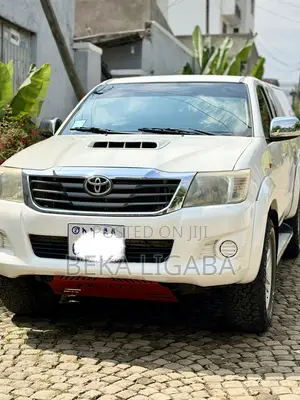 Toyota Hilux 2.5 D-4D SRX 2012 White