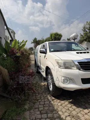 Toyota Hilux 2.5 D-4D SRX 2012 White