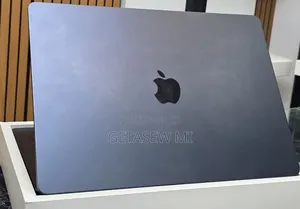New Laptop Apple MacBook Air 2025 M4 16GB Apple M4 SSD 256GB