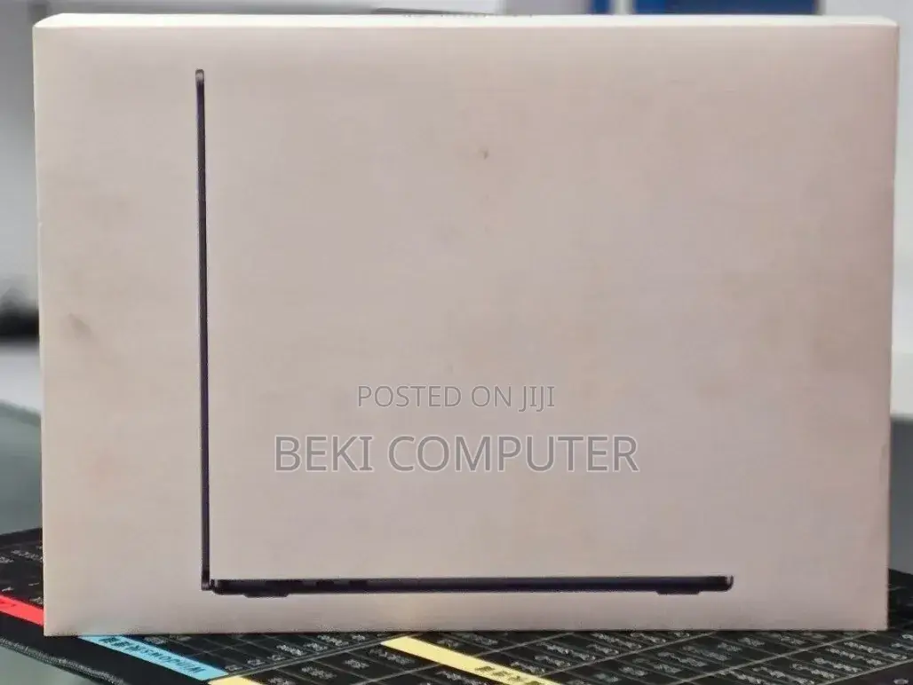 New Laptop Apple MacBook Air 2025 M4 16GB Apple M4 SSD 256GB