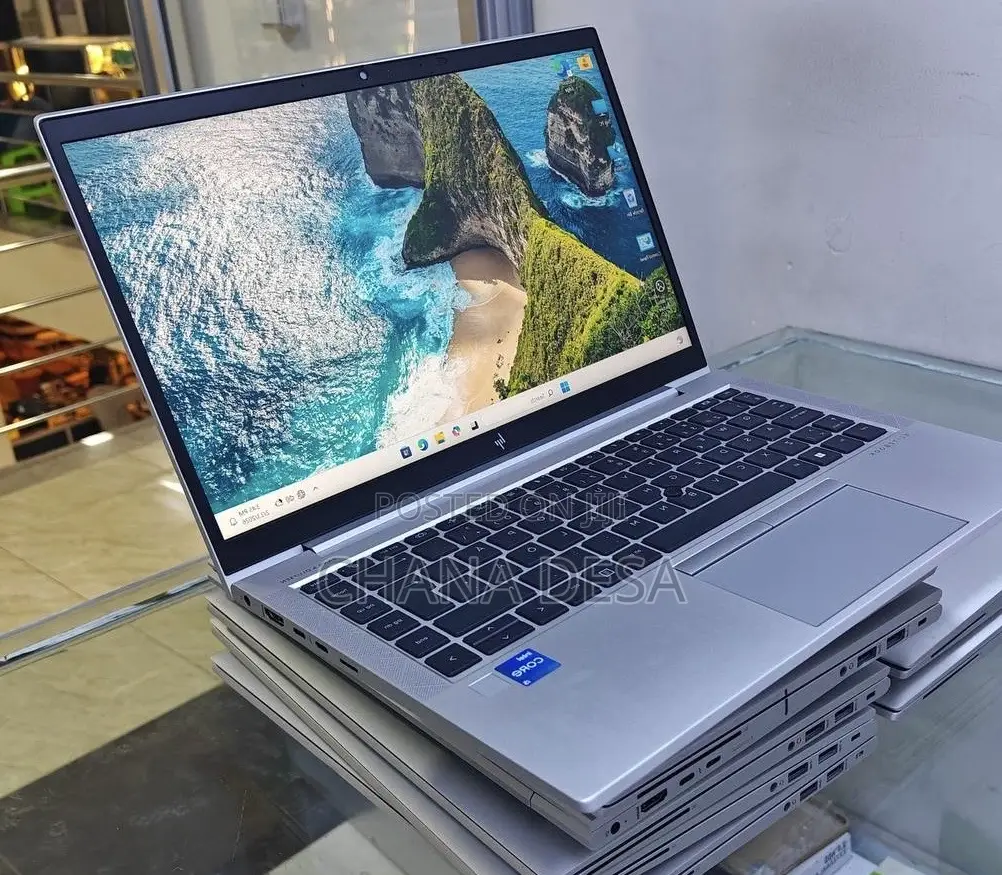New Laptop HP EliteBook 830 G8 16GB Intel Core i5 SSD 512GB