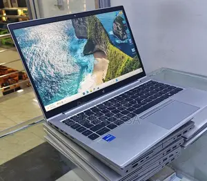 New Laptop HP EliteBook 830 G8 16GB Intel Core i5 SSD 512GB