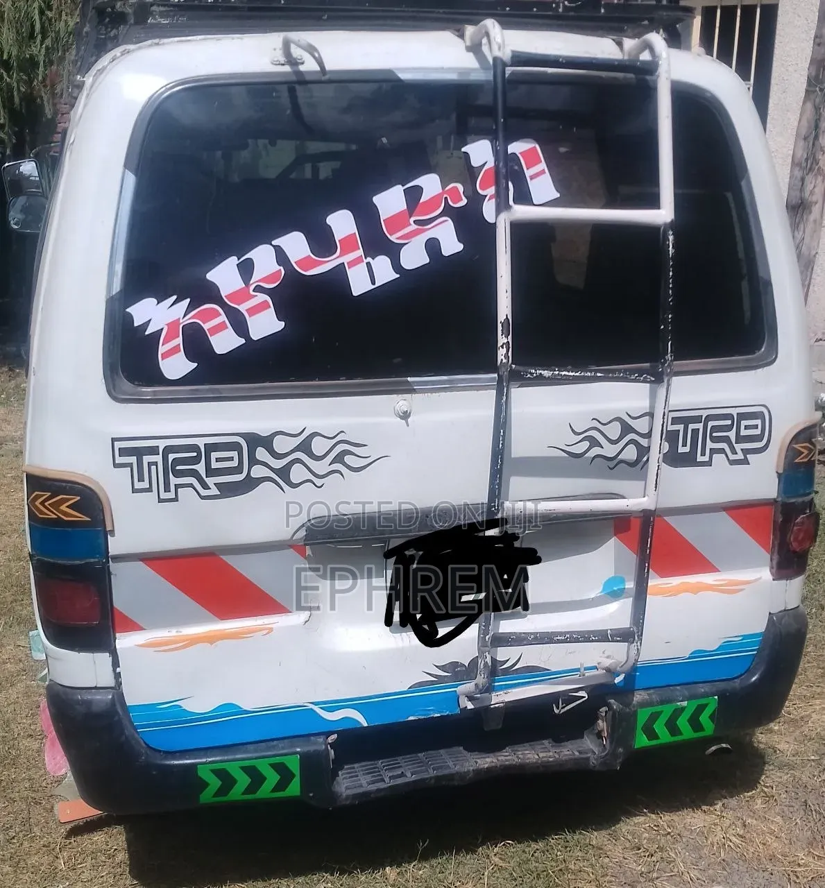 Toyota Hilux 2001 White