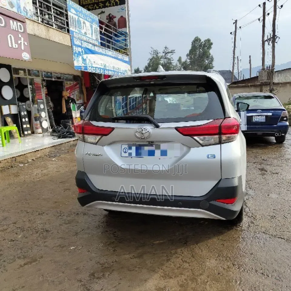 Toyota Rush 2021 Silver