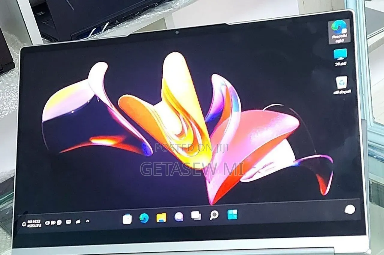 New Laptop Lenovo Yoga 9i 16GB Intel Core i7 SSD 512GB