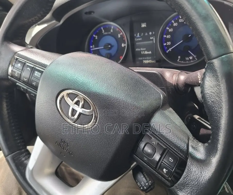 Toyota Hilux 2017 Gold