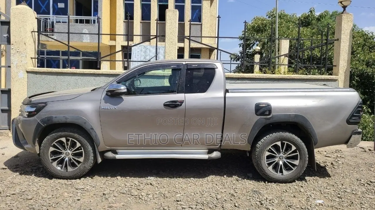 Toyota Hilux 2017 Gold