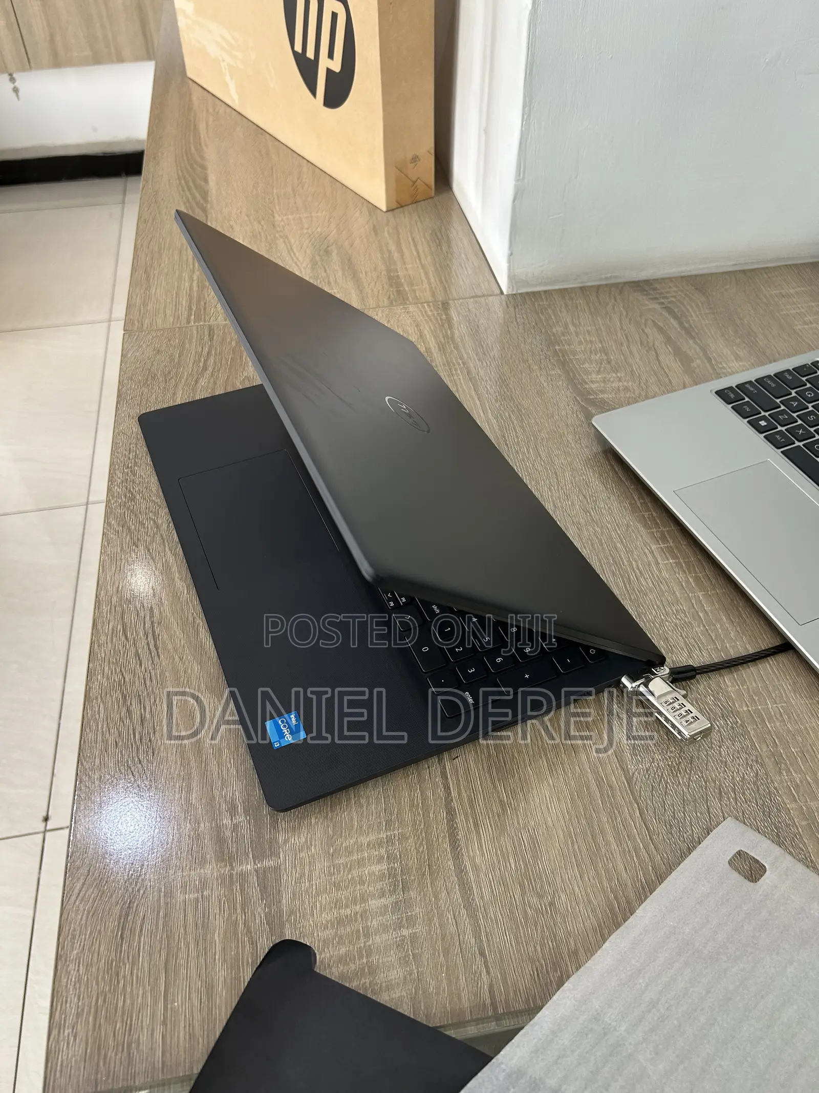 New Laptop Dell Vostro 3520 8GB Intel Core i3 SSD 512GB