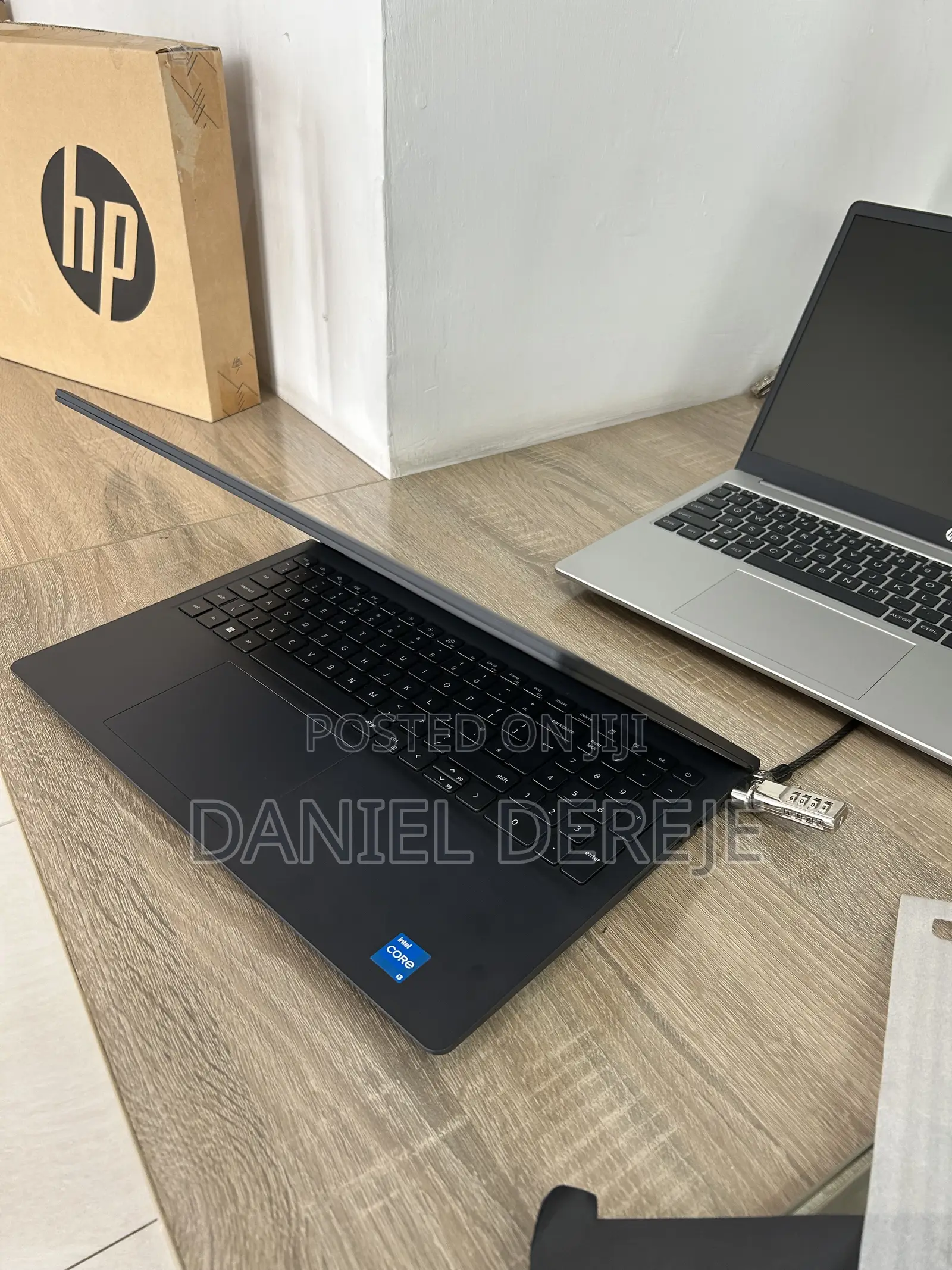 New Laptop Dell Vostro 3520 8GB Intel Core i3 SSD 512GB
