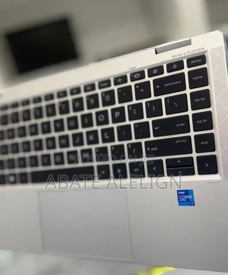New Laptop HP EliteBook 1040 G8 16GB Intel Core i7 SSD 512GB