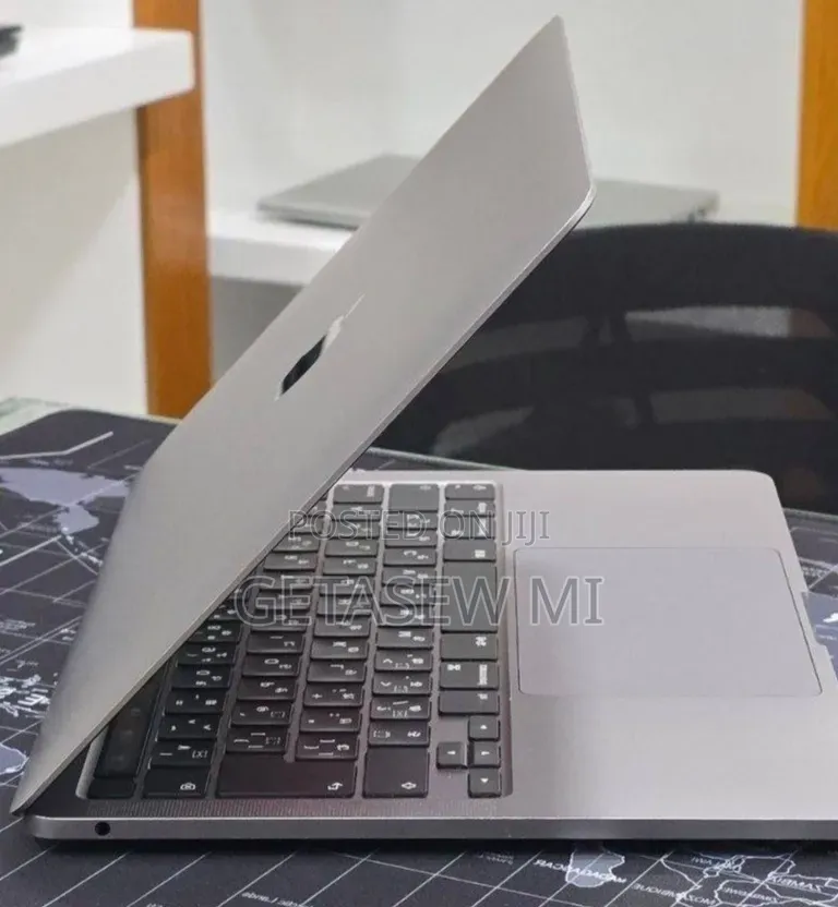 New Laptop Apple MacBook Pro 2020 M1 16GB Apple M1 Pro SSD 512GB