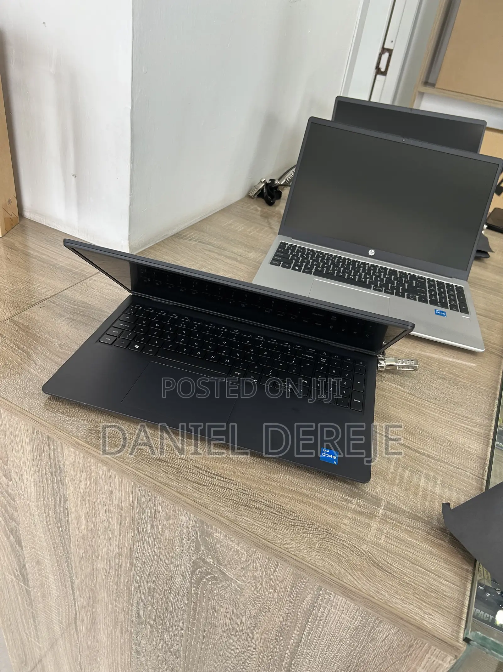 New Laptop Dell Vostro 3520 8GB Intel Core i3 SSD 512GB