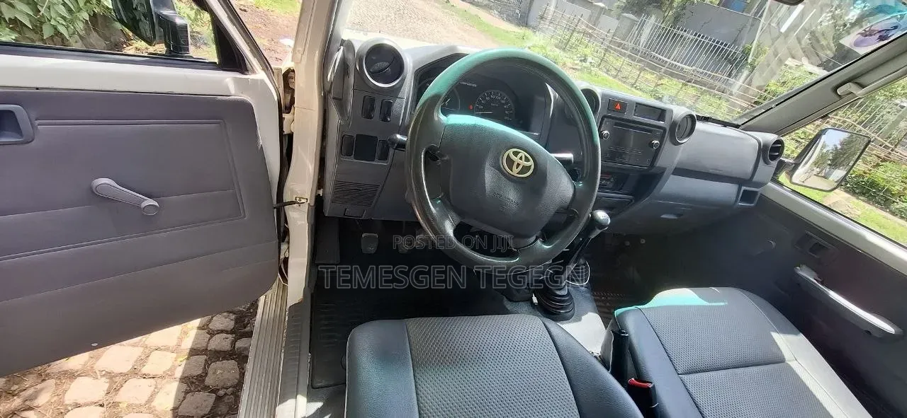 Toyota Land Cruiser 2019 White