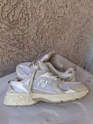 New Balance 530