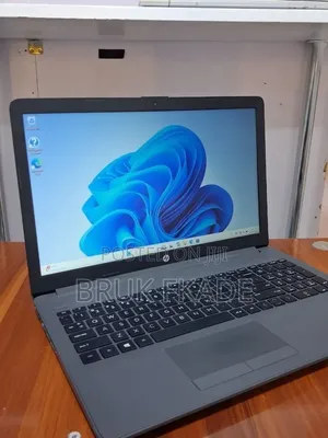 New Laptop HP Stream Notebook 8GB Intel Core i7 SSD 1T