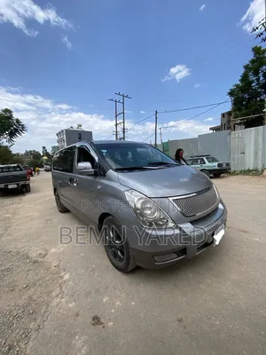 Hyundai Staria 2022 Gray