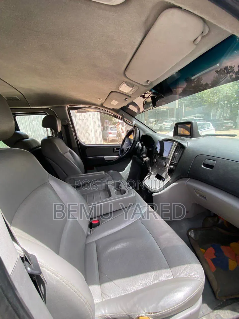 Hyundai Staria 2022 Gray