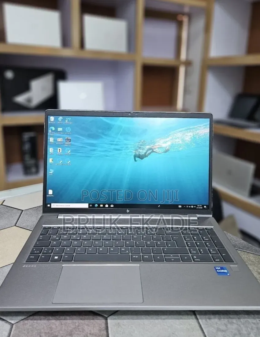 New Laptop HP ZBook Firefly 15 G7 32GB Intel Core i5 SSD 512GB