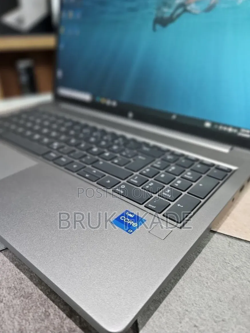 New Laptop HP ZBook Firefly 15 G7 32GB Intel Core i5 SSD 512GB