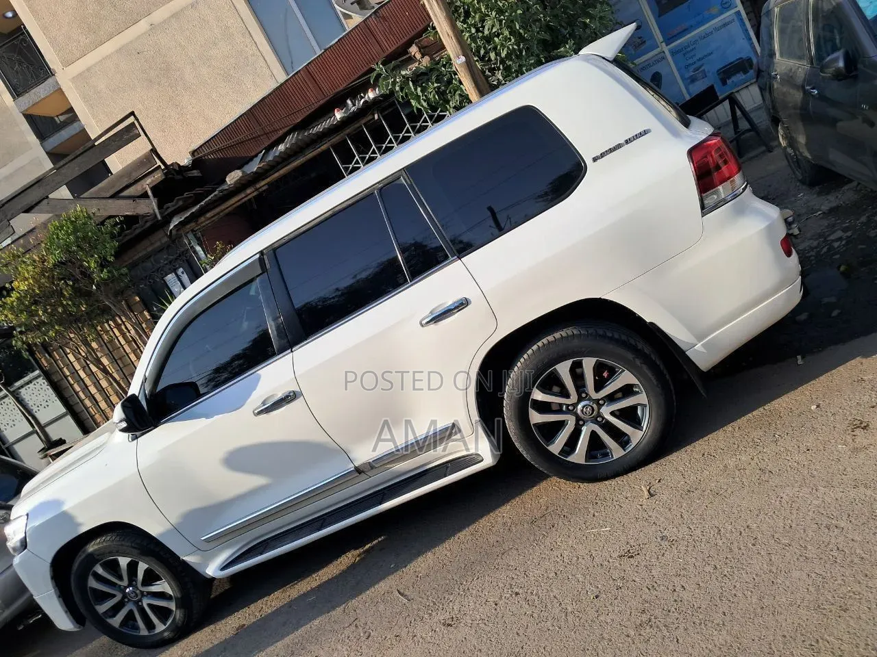 Toyota Land Cruiser 2020 White