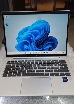 New Laptop HP EliteBook 830 G9 16GB Intel Core i5 SSD 512GB