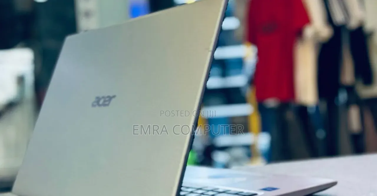 New Laptop Acer 4GB Intel Core i5 SSD 256GB