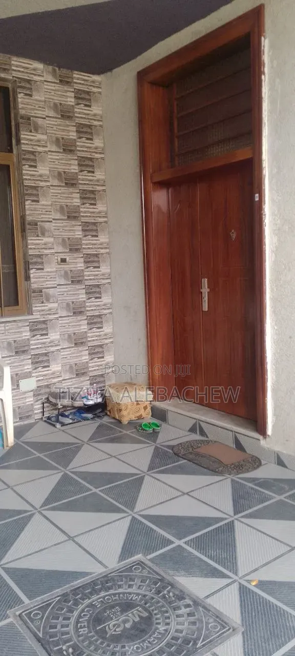 Furnished 5bdrm House in Dukem Polis Sefer, East Shewa for sale