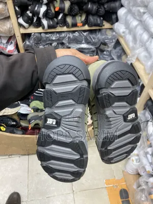 Caterpillar (Cat) Rugged Trail Shoes: