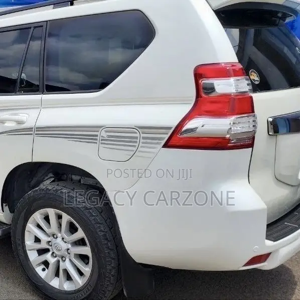 Toyota Land Cruiser 2014 White