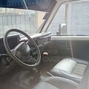 Toyota Land Cruiser 2005 White