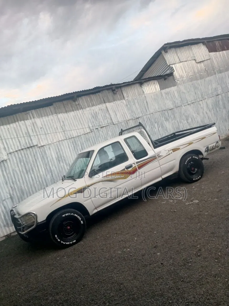 Toyota Hilux 1994 White
