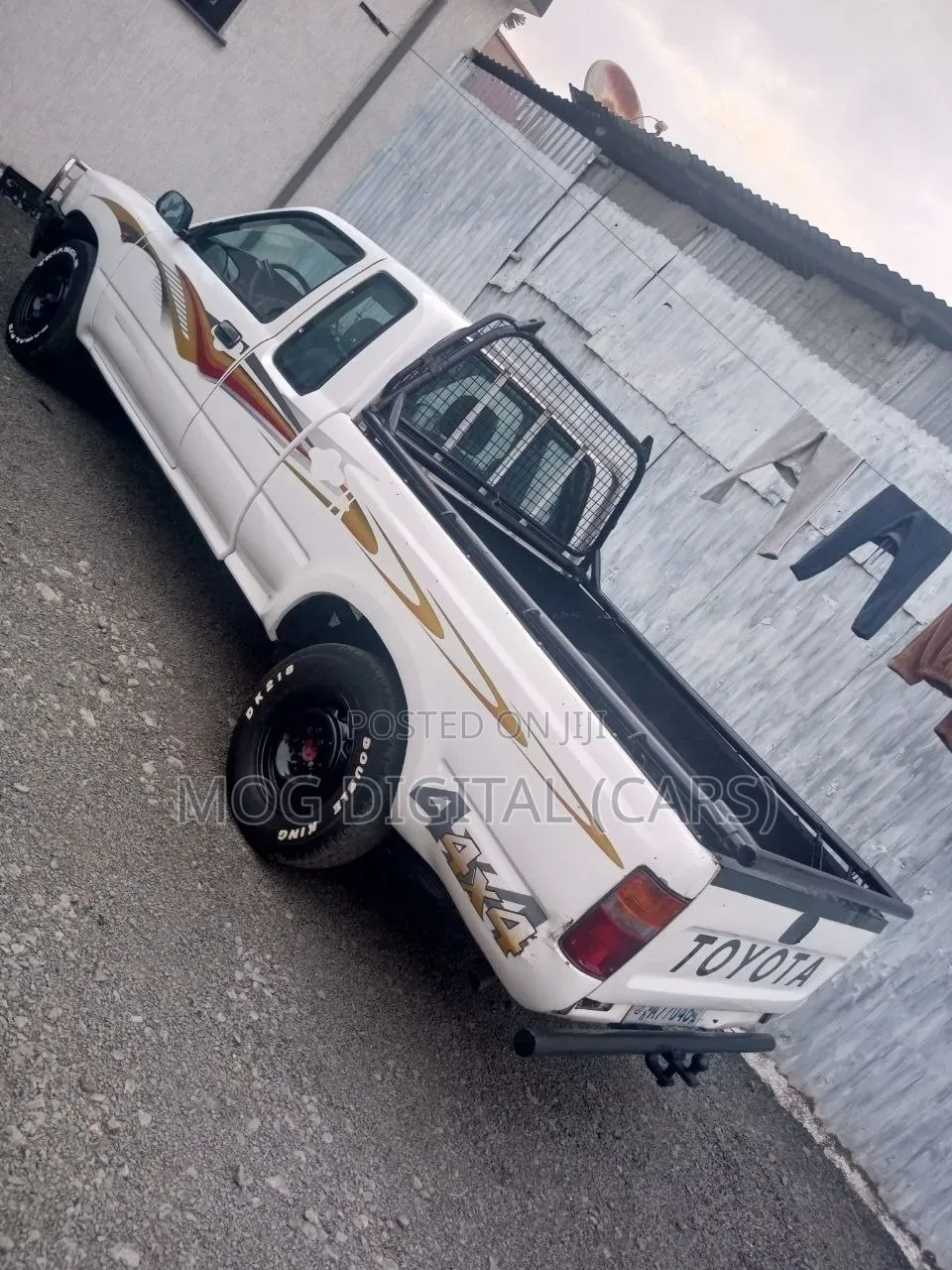 Toyota Hilux 1994 White