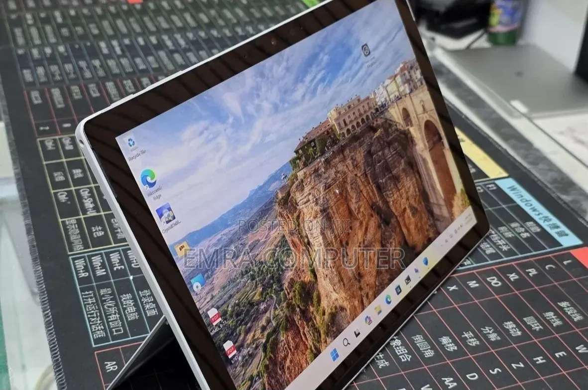 New Laptop Microsoft Surface 16GB Intel Core i7 SSD 512GB