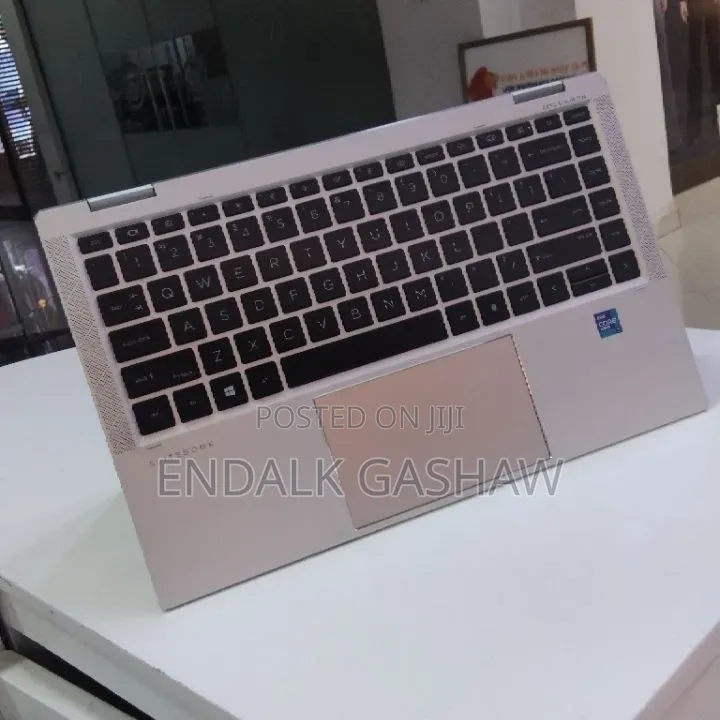 New Laptop HP EliteBook 1040 G8 16GB Intel Core i7 SSD 512GB