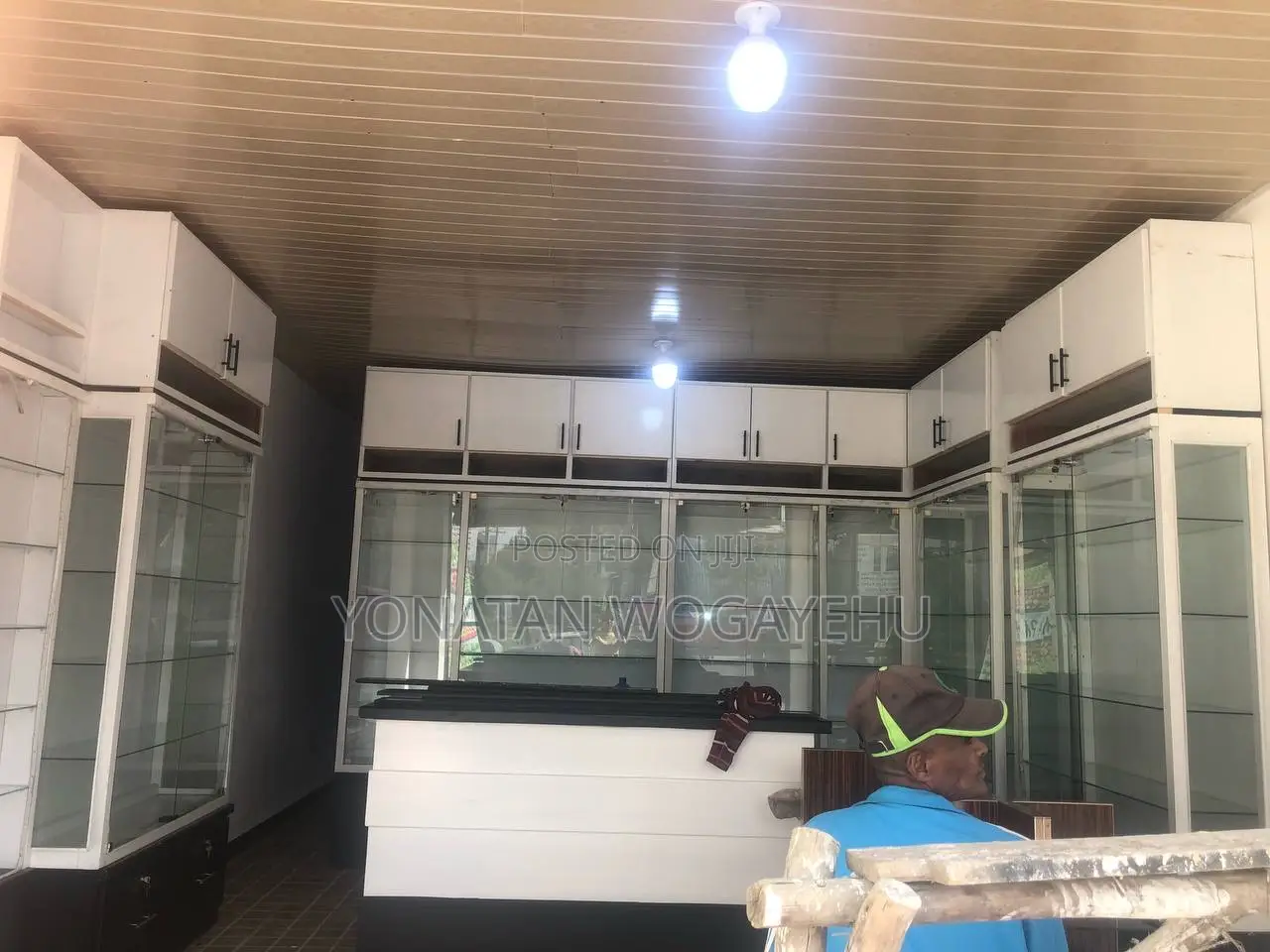 Shelf መደርደርያ