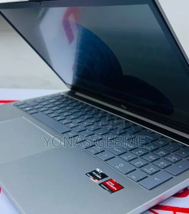 New Laptop HP 8GB AMD Ryzen 5 SSD 512GB