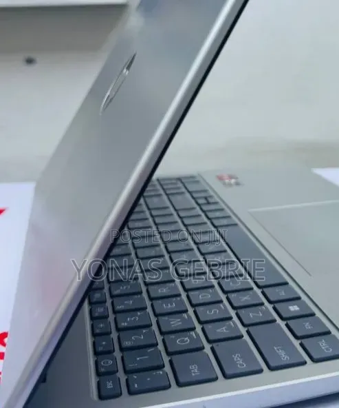 New Laptop HP 8GB AMD Ryzen 5 SSD 512GB
