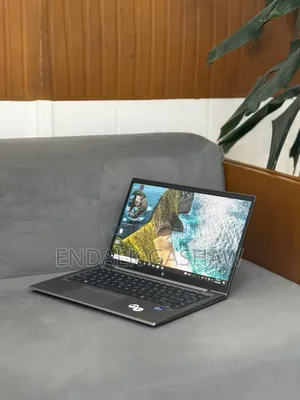 New Laptop HP ZBook Firefly G8 16GB Intel Core i5 SSD 512GB