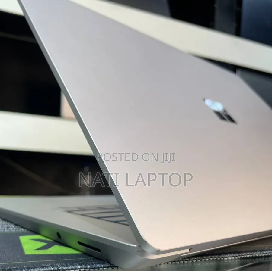 New Laptop Microsoft 16GB Intel Core Ultra 7 SSD 512GB