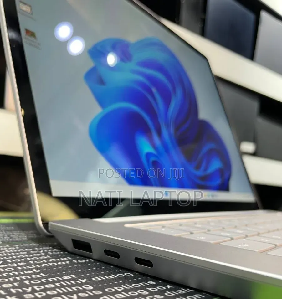 New Laptop Microsoft 16GB Intel Core Ultra 7 SSD 512GB