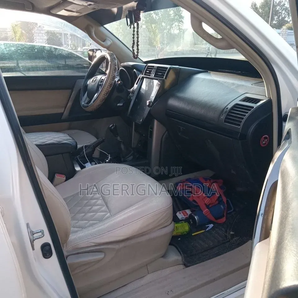 Toyota Land Cruiser Prado 2011 White
