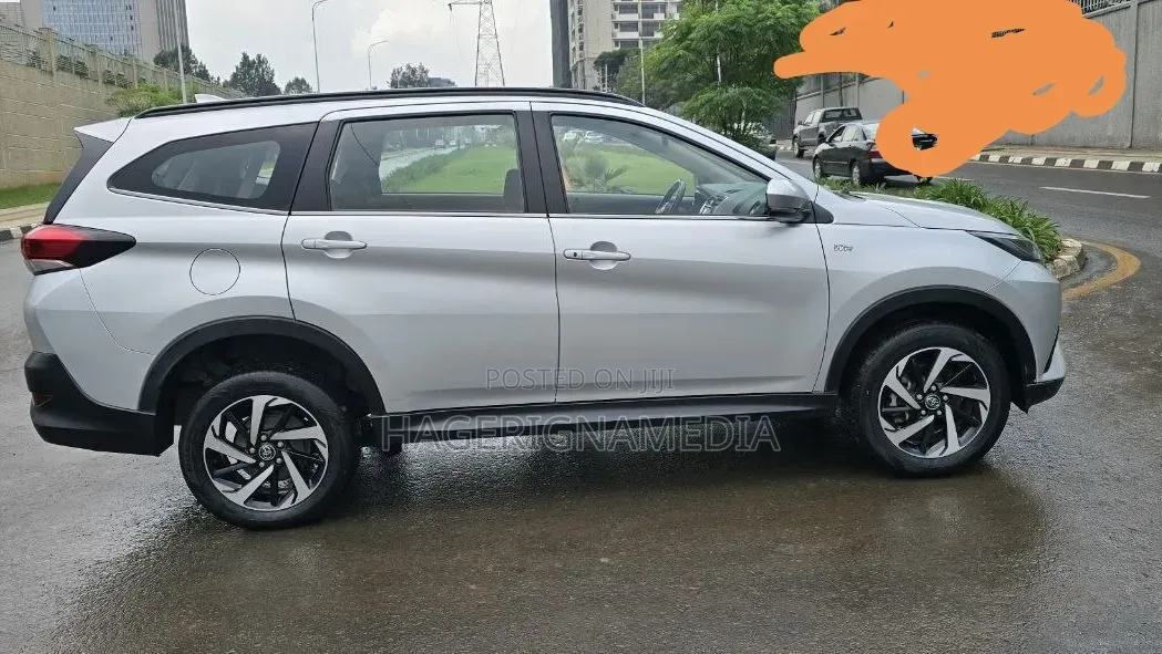 Toyota Rush 2022 Ivory
