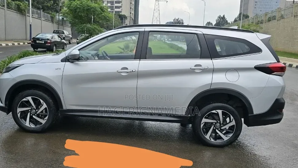 Toyota Rush 2022 Ivory
