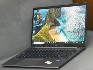 New Laptop HP ZBook Firefly G8 16GB Intel Core i5 SSD 512GB