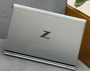 New Laptop HP ZBook Firefly G8 16GB Intel Core i7 SSD 512GB