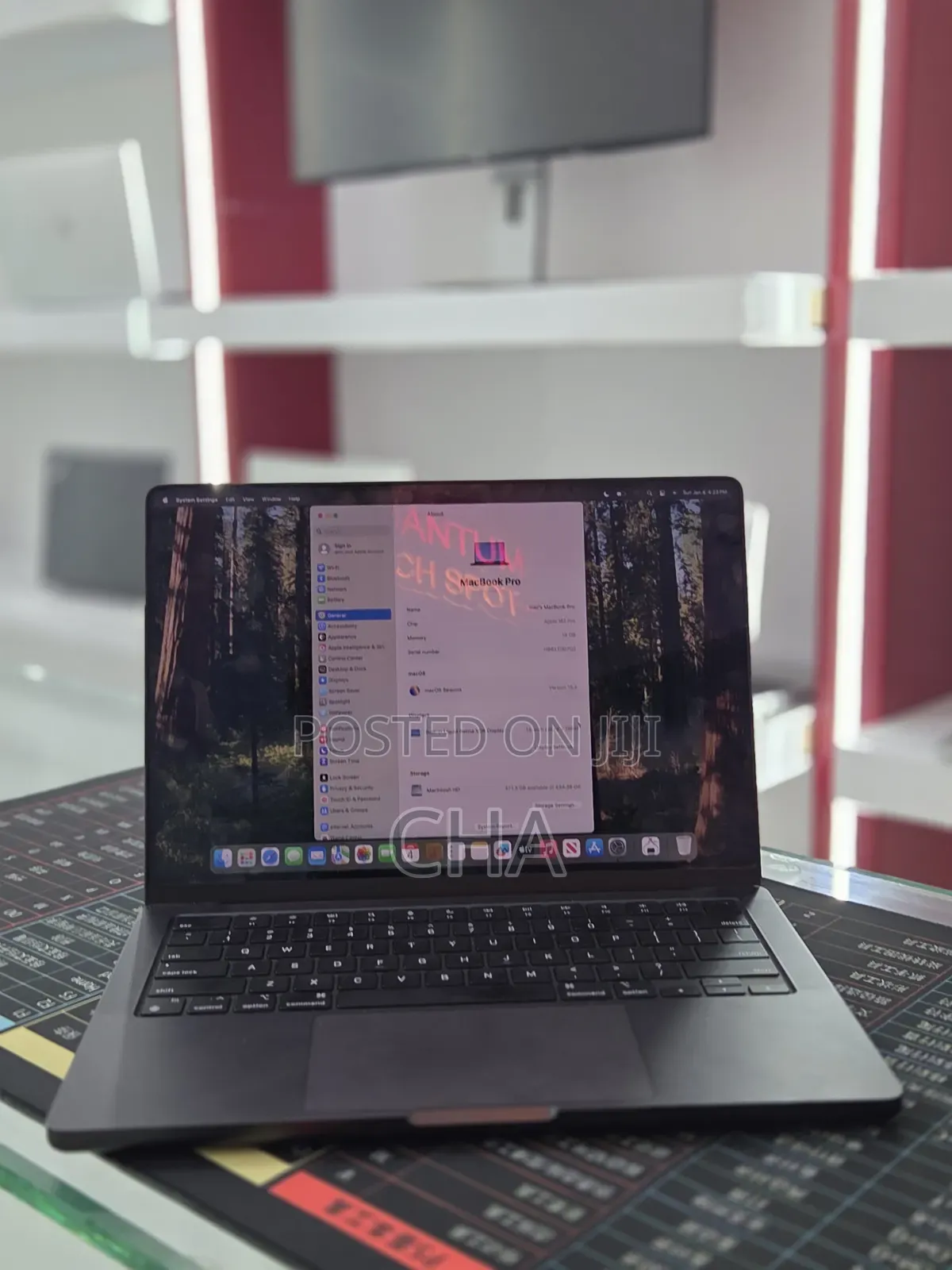 New Laptop Apple MacBook Pro 2023 M3 Pro 18GB Apple M3 Pro SSD 512GB