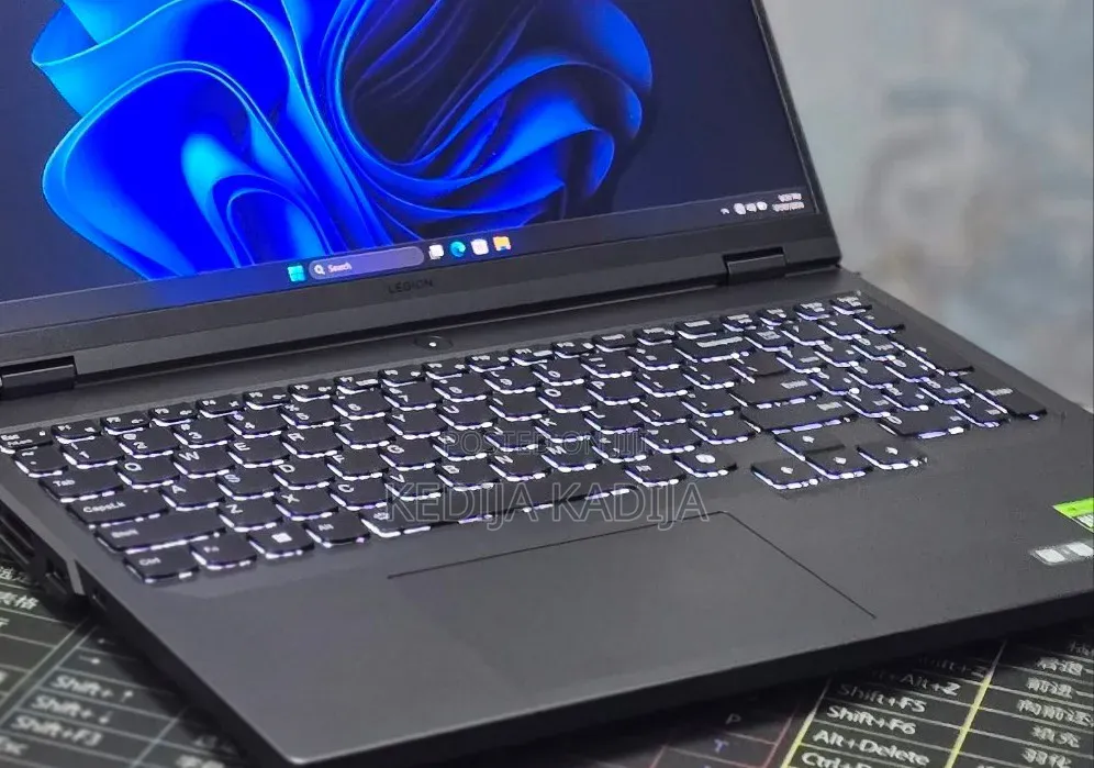New Laptop Lenovo Legion Y520 16GB Intel Core i9 SSD 1T
