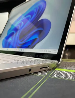 New Laptop Microsoft Surface 16GB Intel Core Ultra 7 SSD 512GB