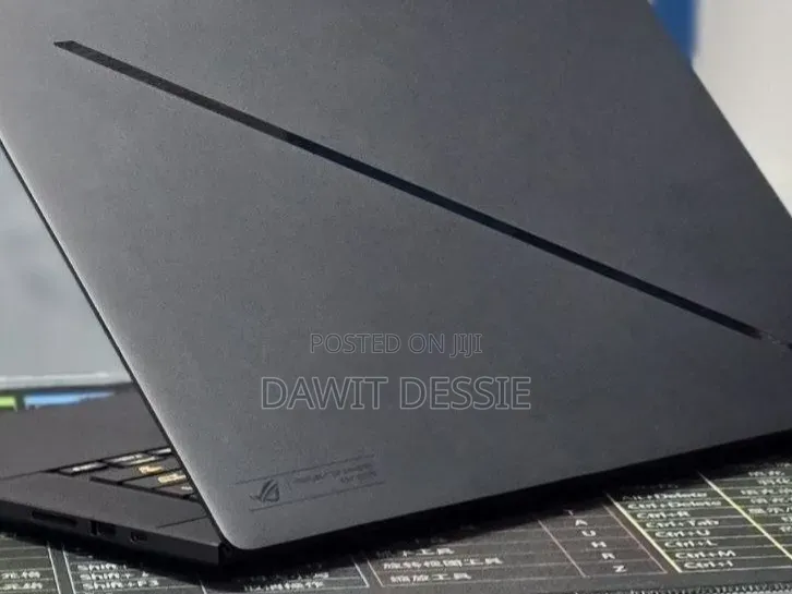 New Laptop Asus ROG Zephyrus G16 16GB Intel Core Ultra 9 SSD 1T