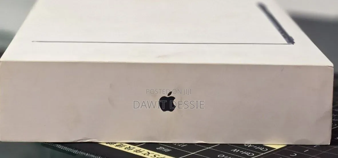 New Laptop Apple MacBook Air 2025 M4 16GB Apple M4 SSD 256GB